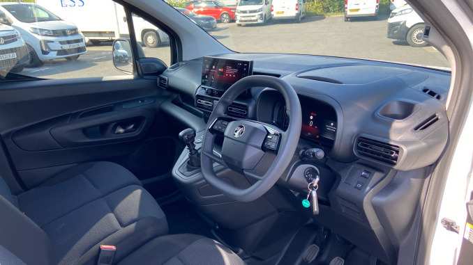 Vauxhall Combo Cargo Combo Diesel 1.5 Turbo D 100ps Prime Plus H1 Van - Image 8